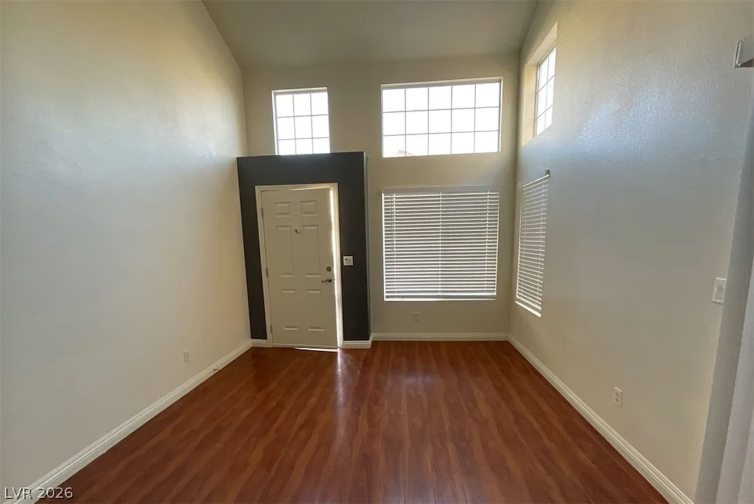 3 bed, 2.0 bath, 1184 sqft, $1,695 — Photo 2
