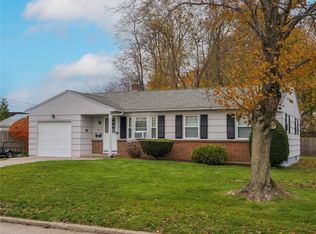 110 Crest Dr, Pawtucket, RI 02861