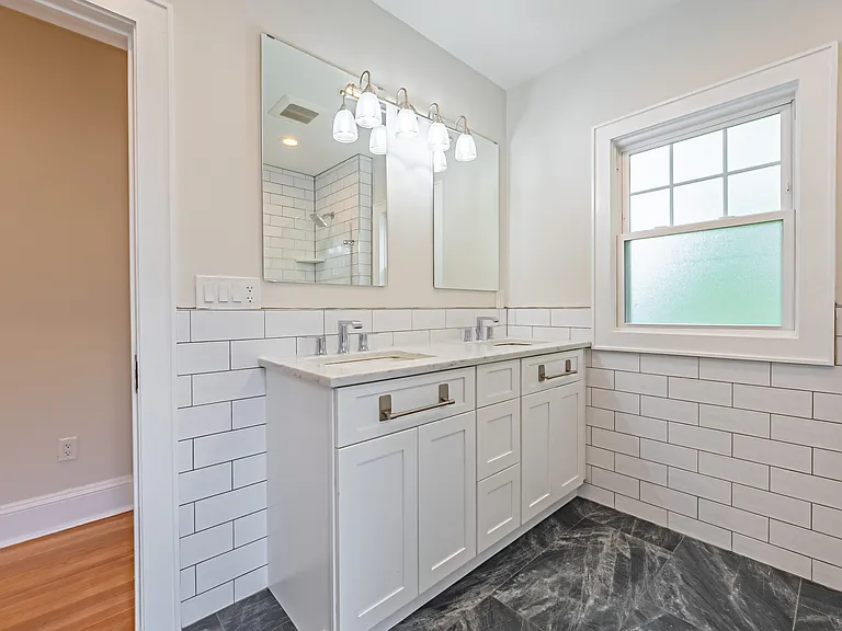 26 Glenwood Ave — Photo 20