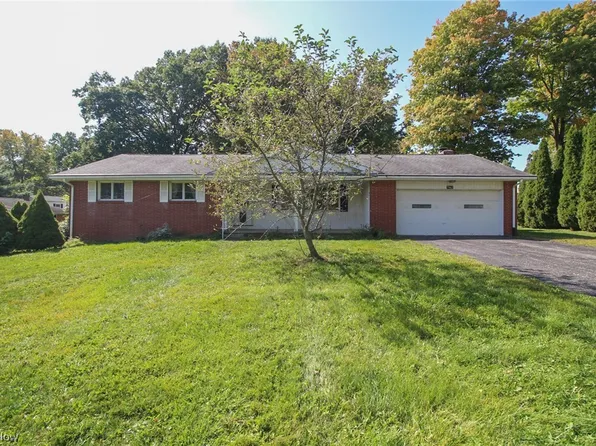 7162 Lee Rd NE, Brookfield, OH 44403