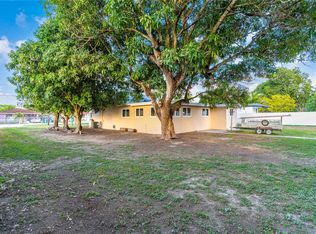 559 NW 2nd St #B, Homestead, FL 33034