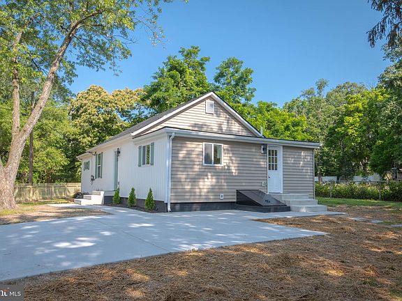 5th image of 8244 Railroad Ave
