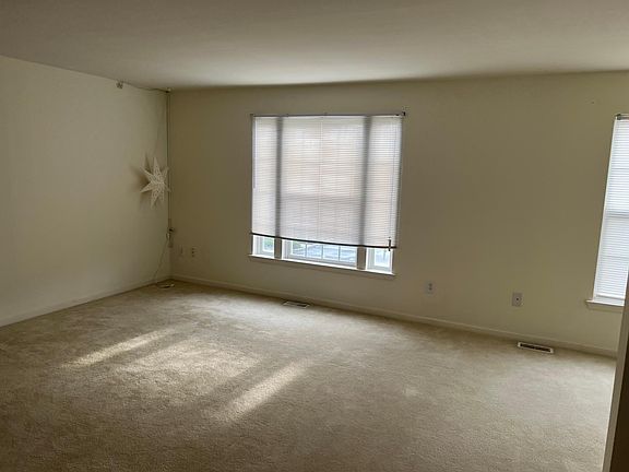 4th image of 1001 Carlisle Rd