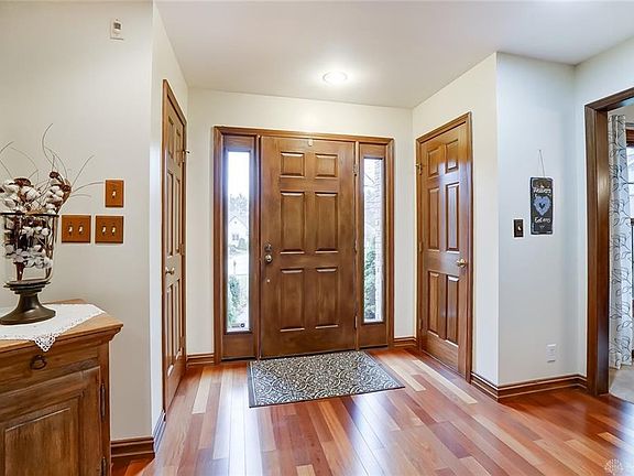 3rd image of 8071 East Dr