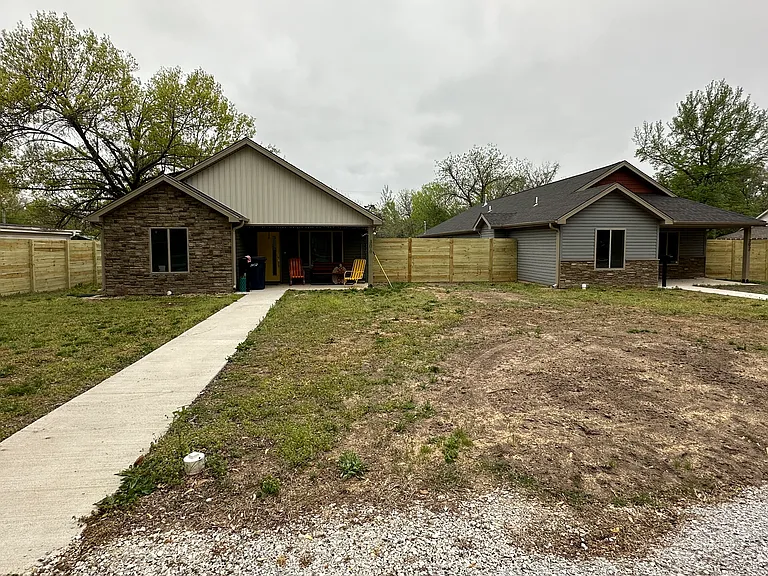 306 Forest St — Photo 1