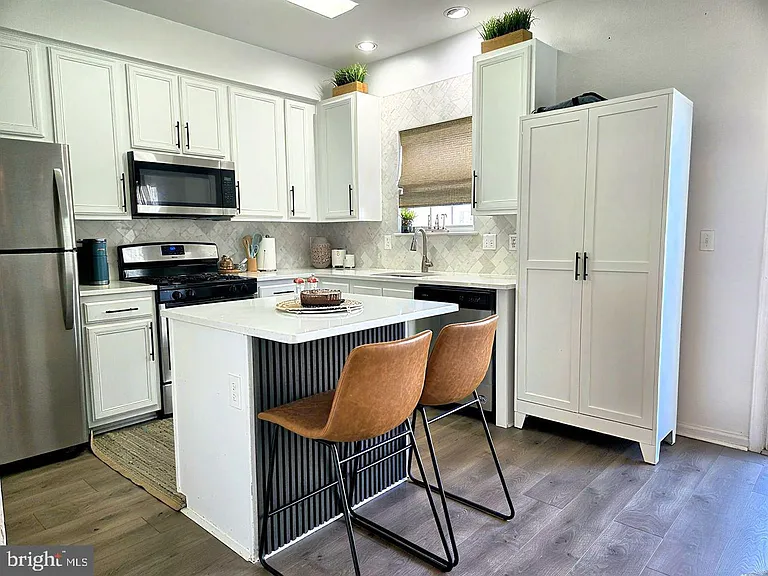 2484 Revere Ct #27B — Photo 7