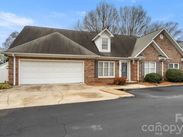 691 Carlton Dr, Gastonia, NC 28054