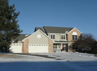 10918 Huron Dr, Spring Grove, IL 60081