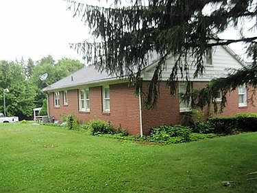 2nd image of 850 Laurel Dr