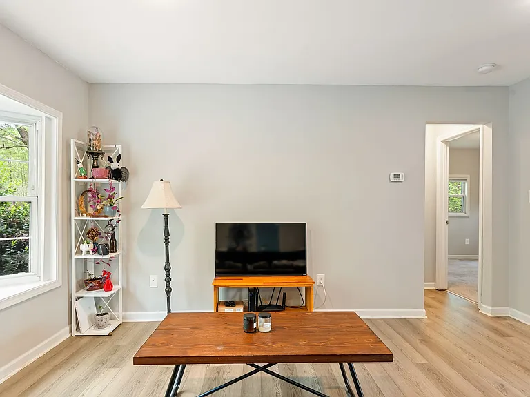 619 Hatch Rd — Photo 8