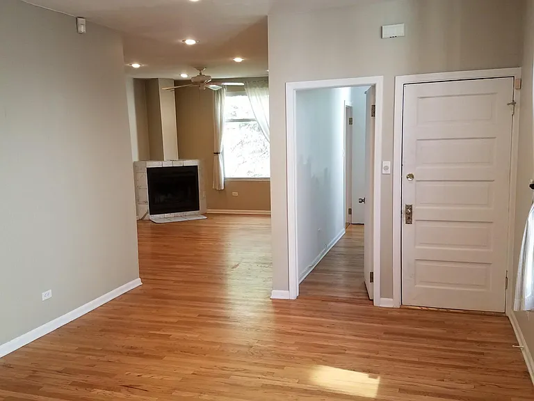 1903 W George St #2 — Photo 3
