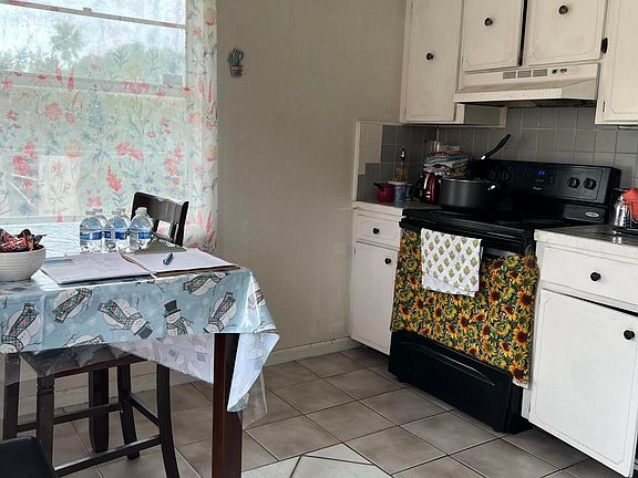 4th image of 4638 Fairview Street #4636 & 4638
