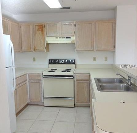 3rd image of 4061 Crockers Lake Blvd #15