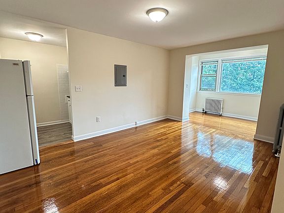 4th image of 1315 Commonwealth Ave APT 404