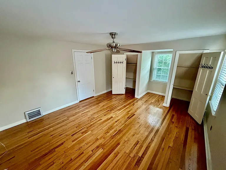 1561 Maywood Rd — Photo 11