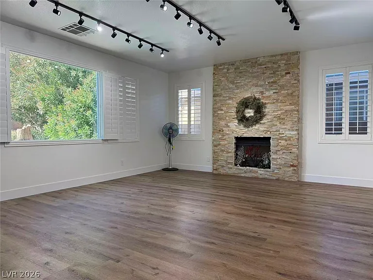 605 Runbridge St — Photo 12