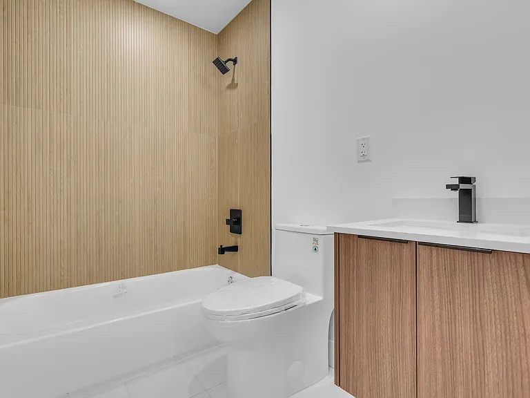 1037 NW 2nd St #3C — Photo 30
