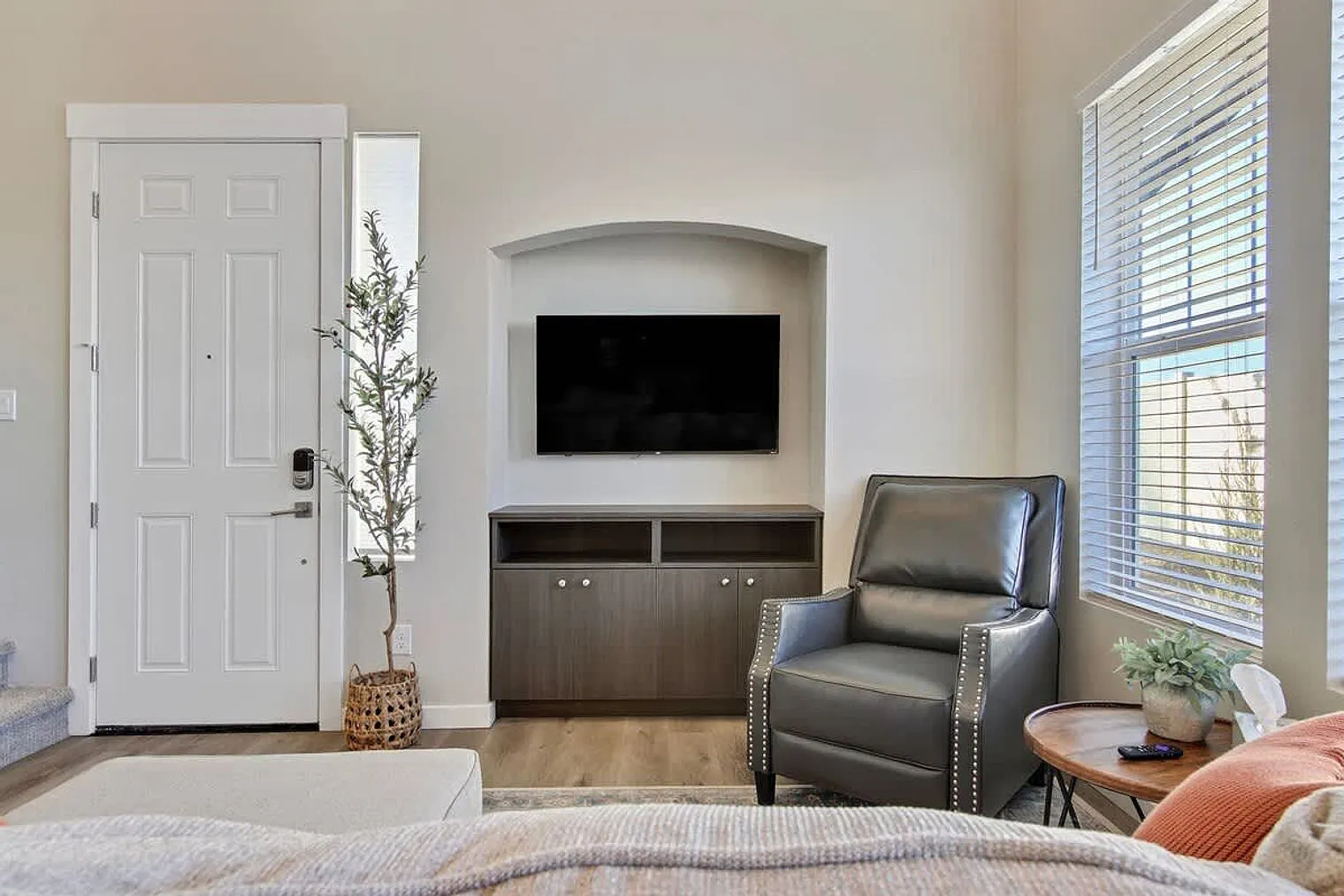 3 bed, 3.0 bath, $5,745 — Photo 2