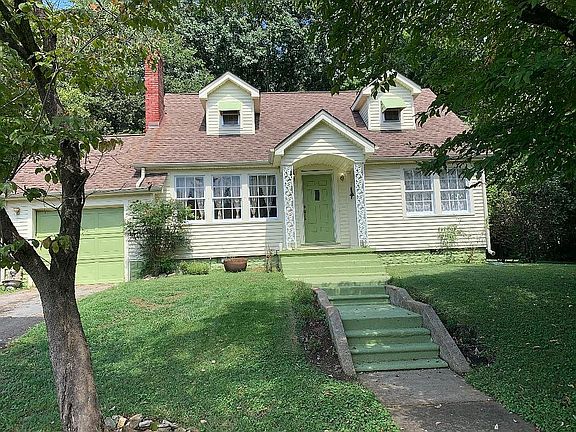 2nd image of 404 Adams Ave