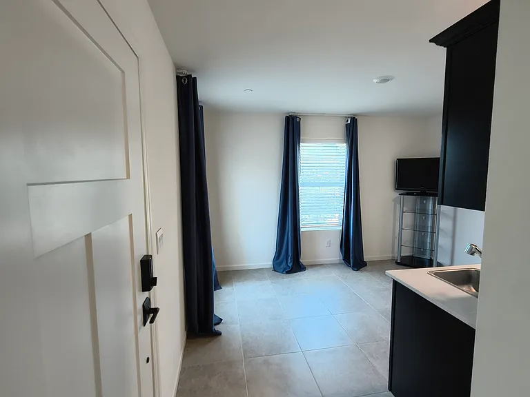1437 Thomas St #ADU — Photo 3