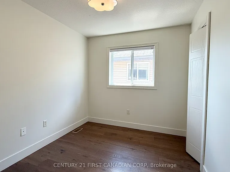 197 Baxter St — Photo 22