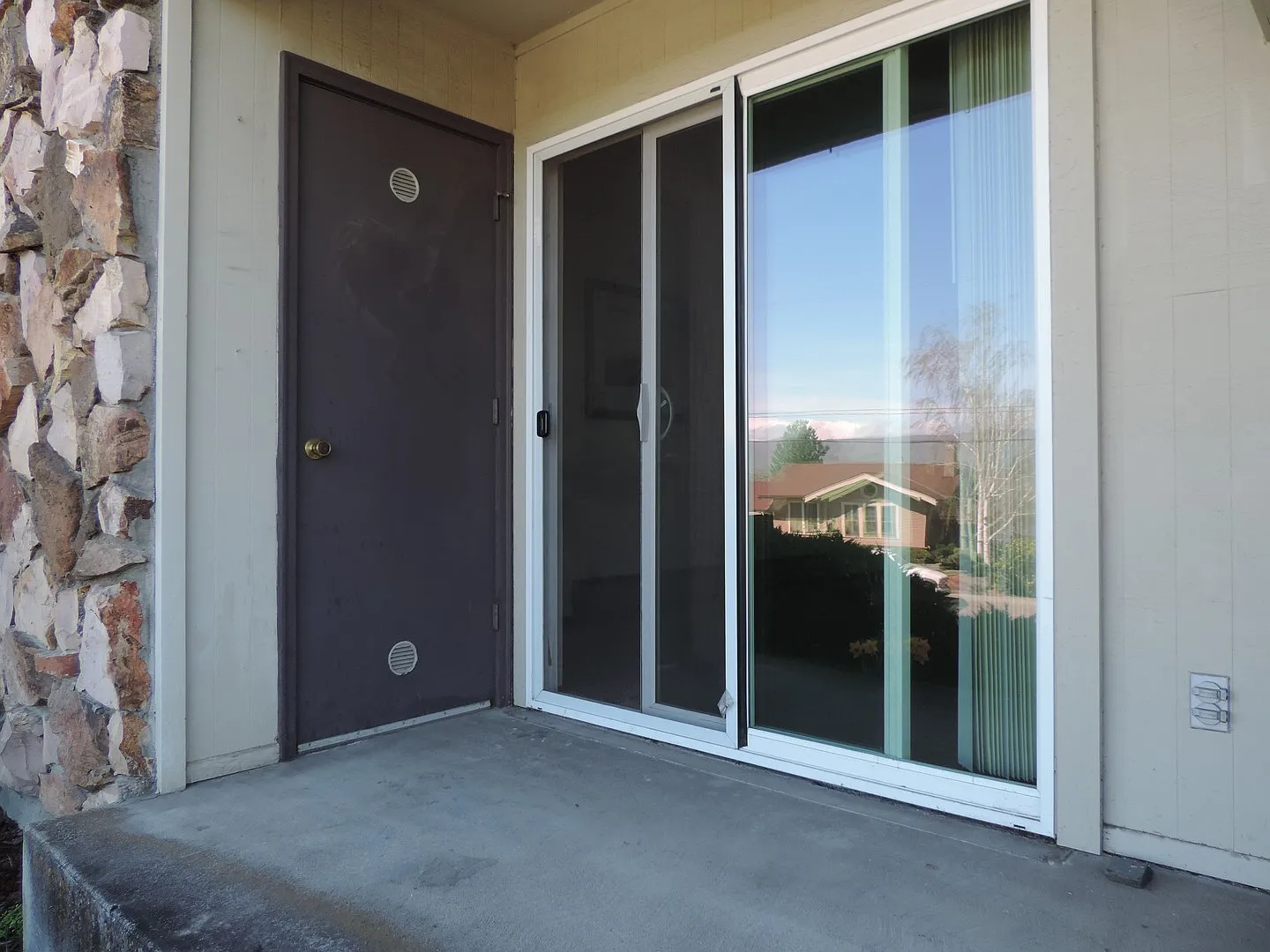 1 Bedroom Condo for Rent - The Dalles — Photo 2