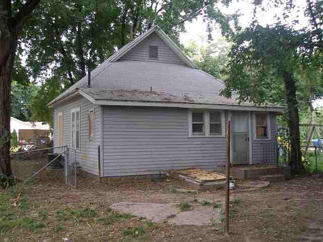 2nd image of 1630 N Sherwood St