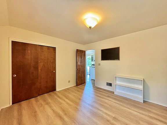 5th image of 999 Olive St
