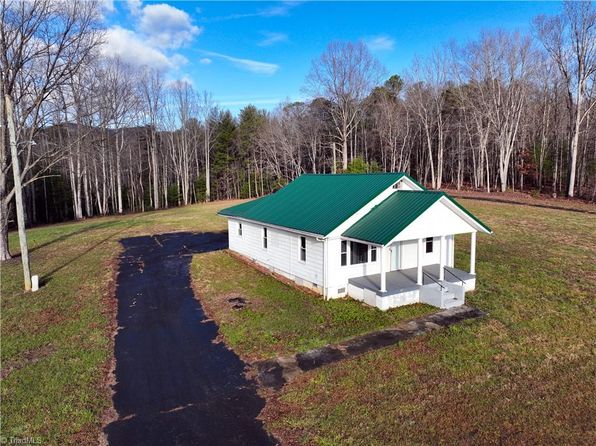 110 Mabel Ln, Lowgap, NC 27024