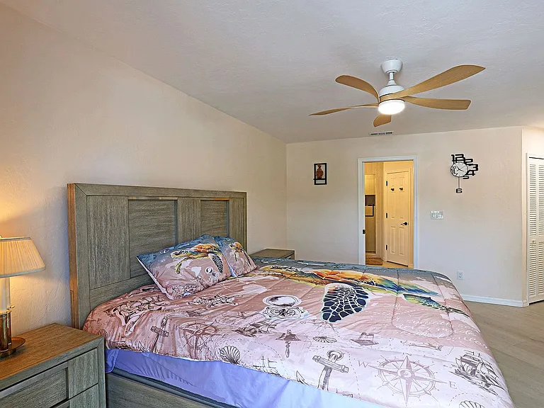 11921 Seabreeze Cove Ln — Photo 34