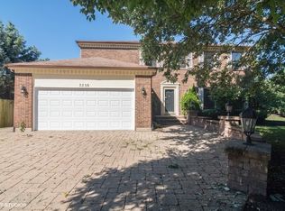 2225 Highfield Ct, Aurora, IL 60504