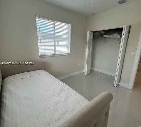 3rd image of 4071 SW 52nd St
