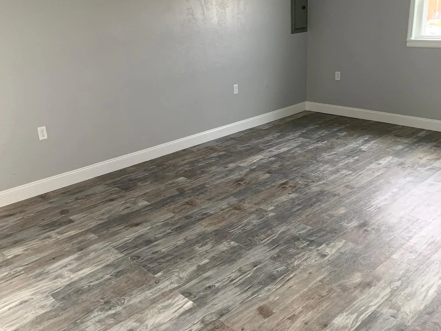 837 E Main St — Photo 2