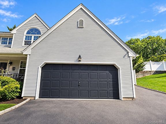 4th image of 65 Mayfair Rd