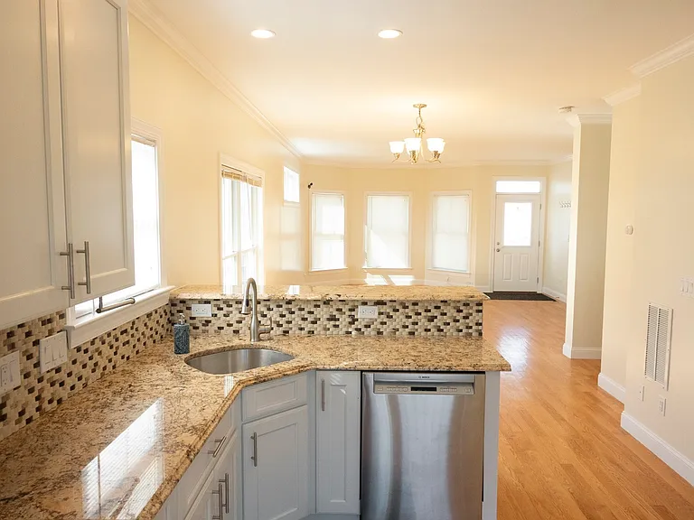 2 Westbrook St #1 — Photo 5