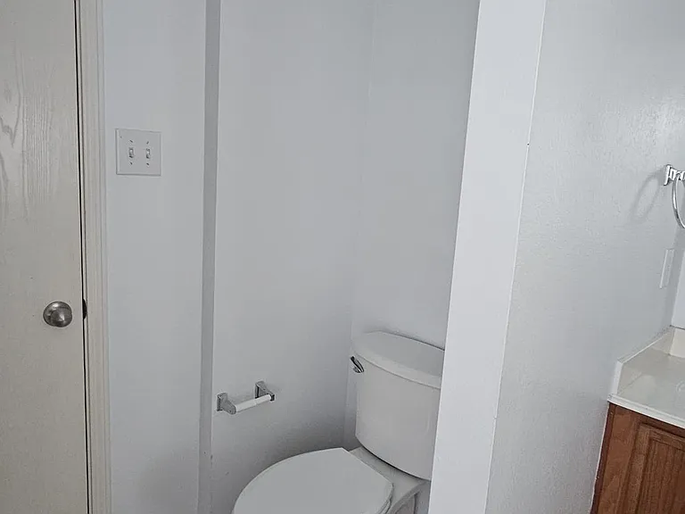 9608 George Washington Dr — Photo 10