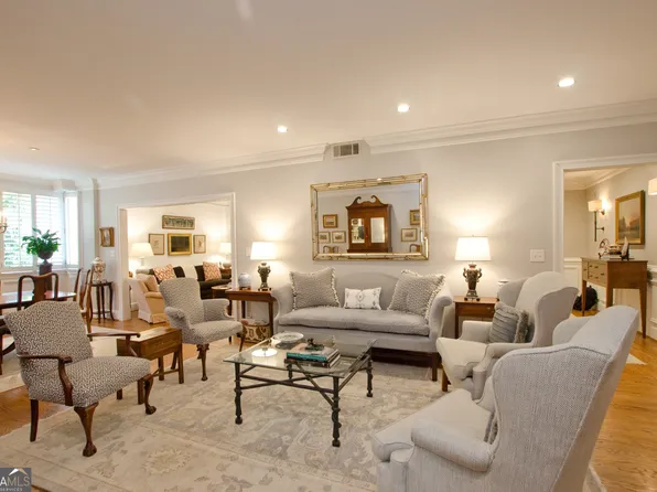 2734 Peachtree Rd NW APT B401, Atlanta, GA 30305