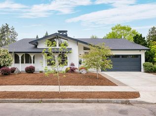 15590 NW Norwich Cir, Beaverton, OR