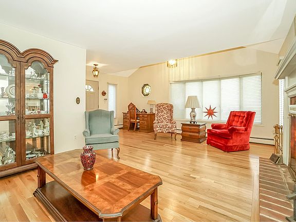 3rd image of 3486 Edgerton Ave