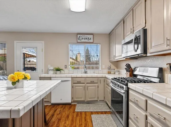 4624 Stuart Place, Rocklin, CA 95765
