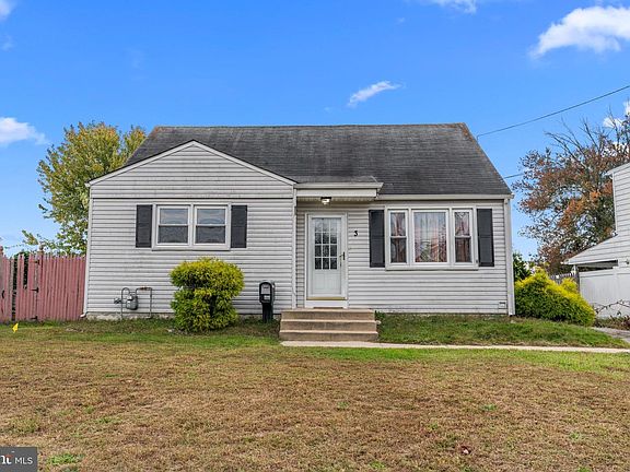 2nd image of 3 Cloverdale Rd