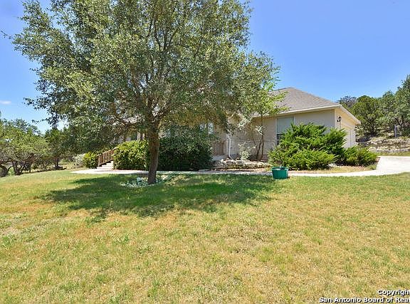 3rd image of 718 Misty Water Ln