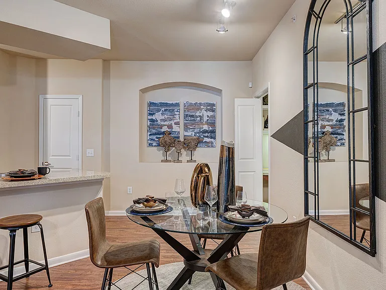 10422 Huebner Rd — Photo 4