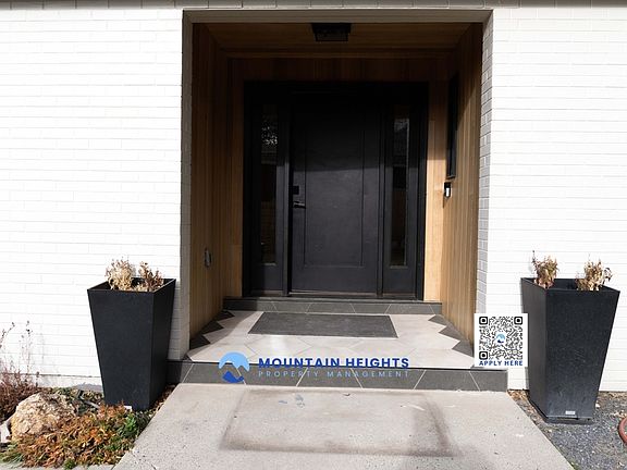 3rd image of 8589 S Kings Hill Dr