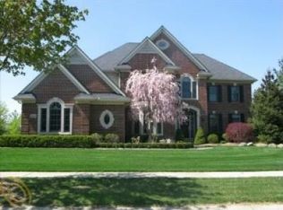 48209 Manorwood Dr, Northville, MI 48168