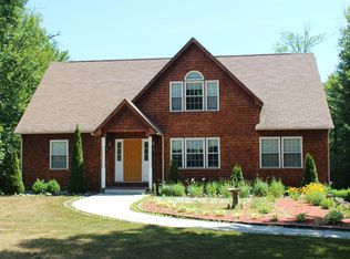 52 Chelsea Ct, Henniker, NH 03242