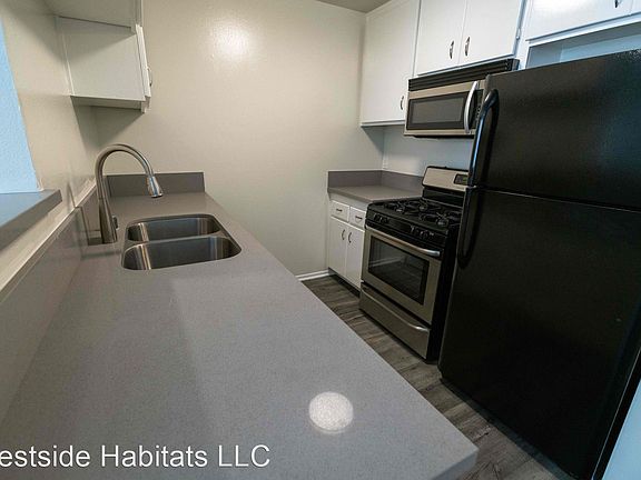 2nd image of 1423 N Curson Ave APT 1