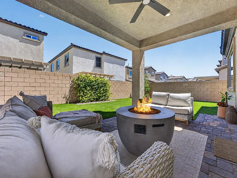 10662 Carnes Ave — Photo 23