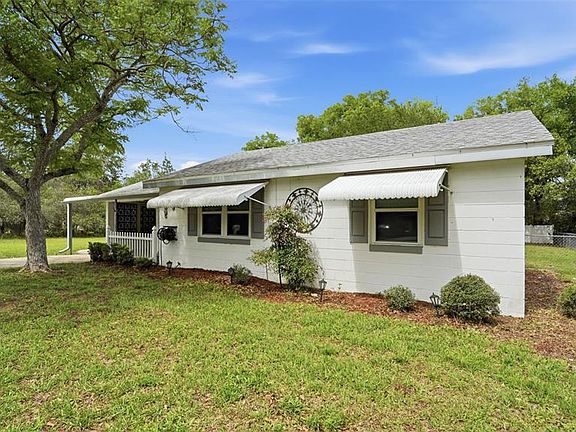 2nd image of 8 Angeles Rd