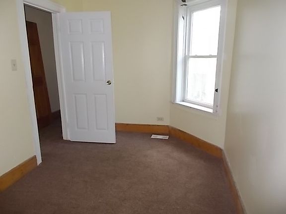 5th image of 5526 S Bishop St #1